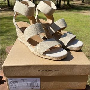 Lucky Mindara Wedge Sandal Size 9